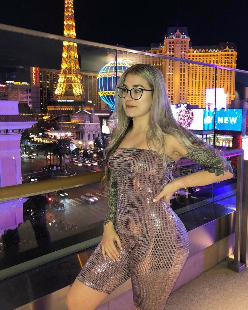 Who Is Jen Bretty? The Canadian Fitness Model Inspiring Millions
